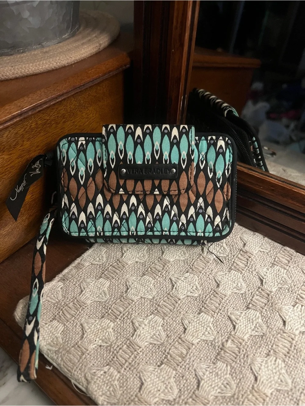 VERA BRADLEY Quilted Smartphone Wristlet 2.0 Retired Sierra Stream Pattern *EUC*